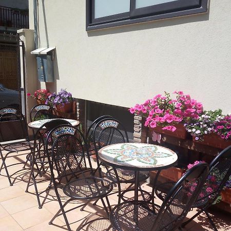 Eurelios Bed & Breakfast Adrano Bagian luar foto